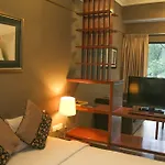 Peninsula Residence All Suite Hotel