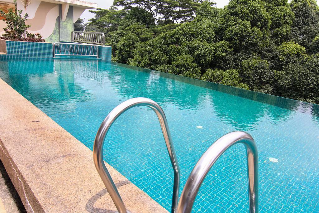 Aparthotel Peninsula 4*