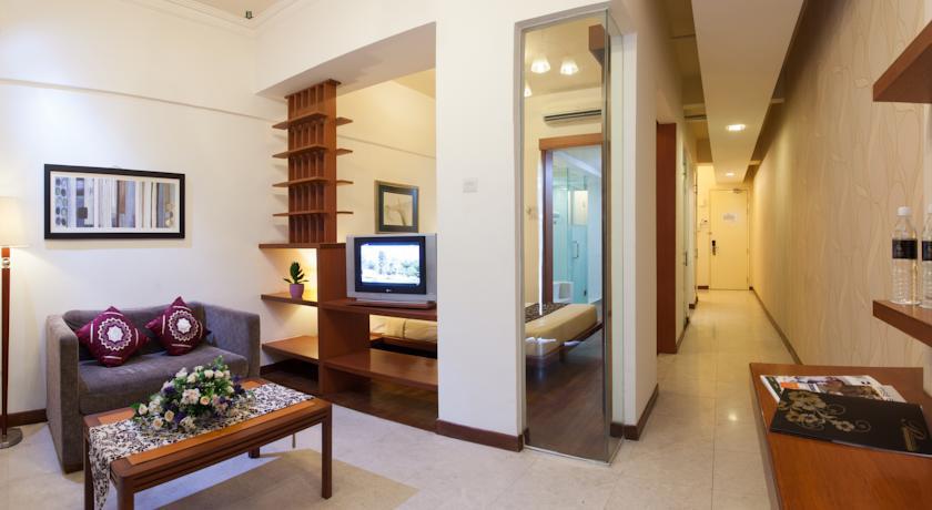 Peninsula 4*