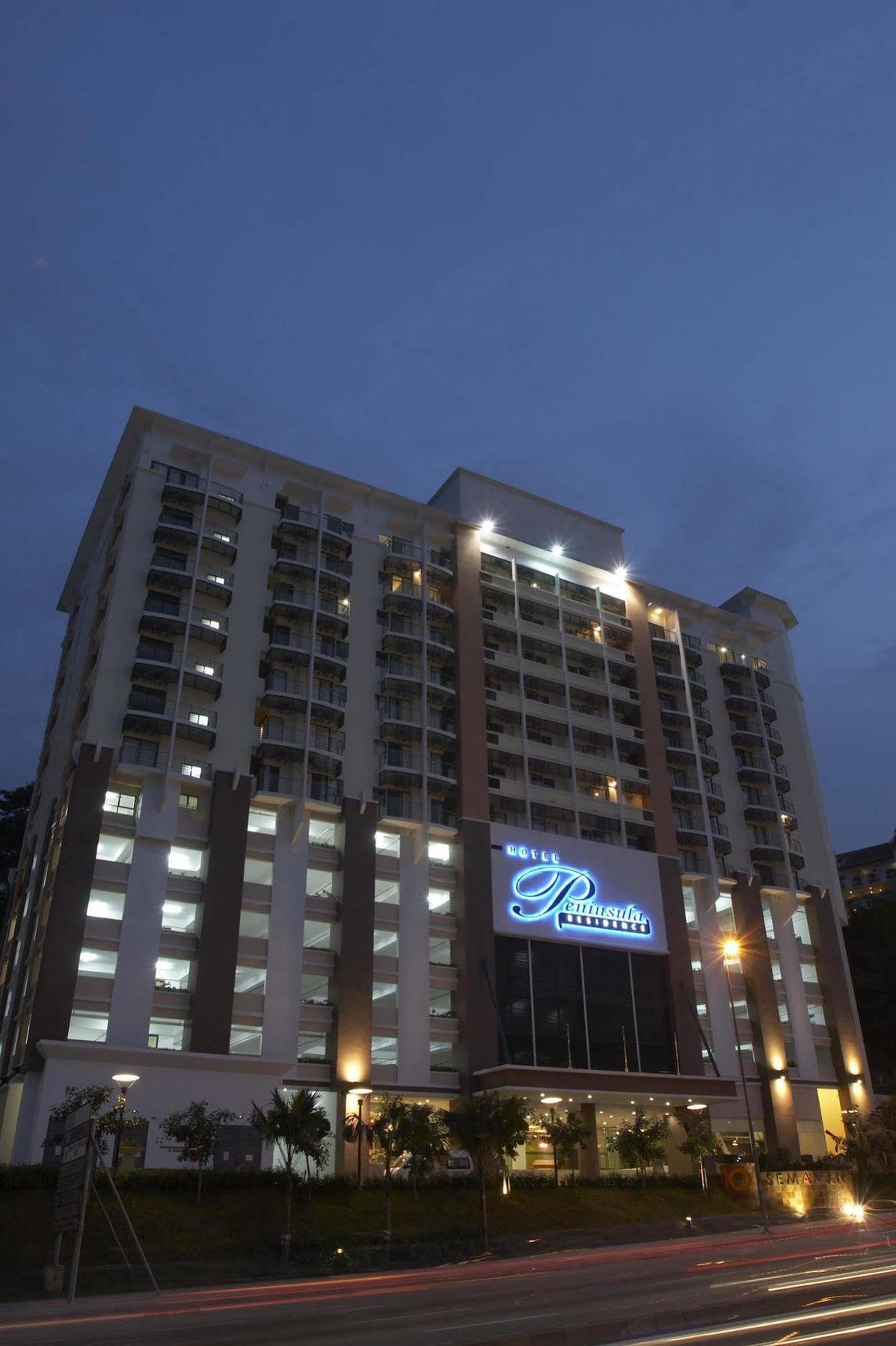 Peninsula Aparthotel
